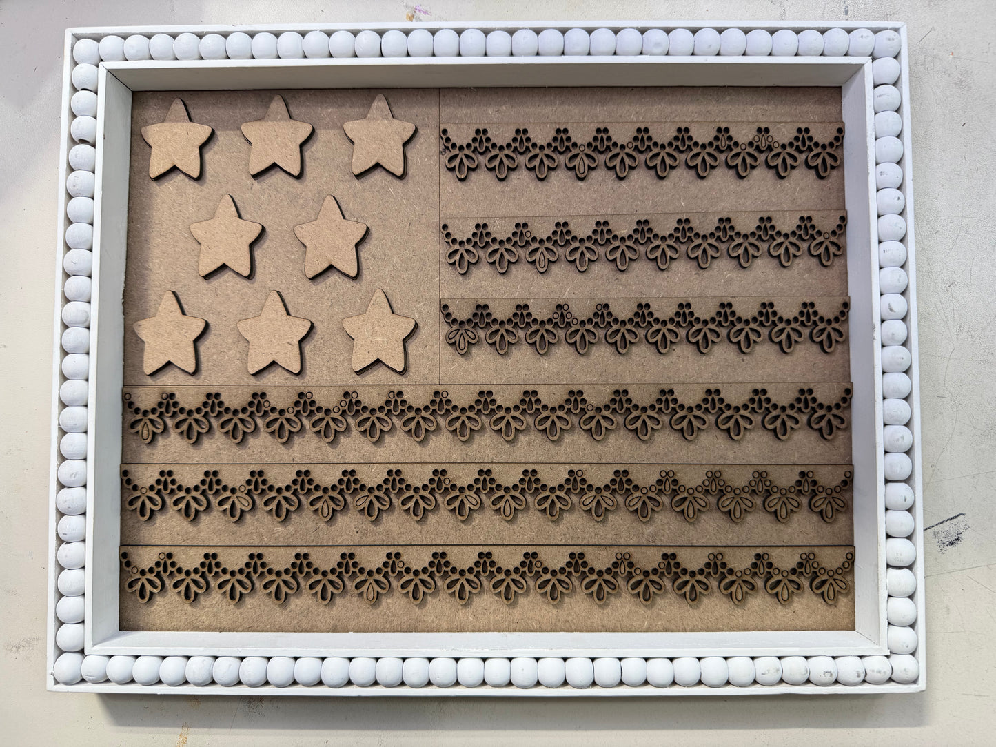 Scalloped flag Cutout
