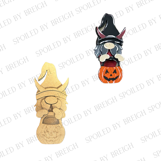 Mug Hugger- Gnome with Pumpkin